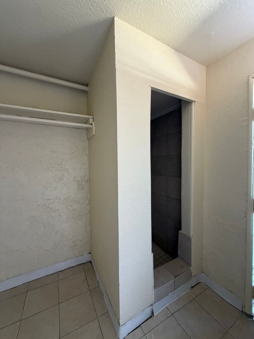 BARSTOW Apartment: 504  E WILLIAMS ST