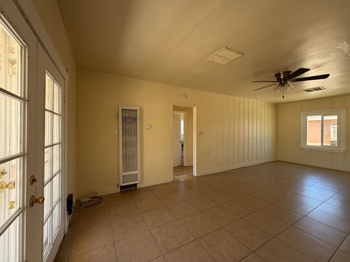 BARSTOW Apartment: 400 W FREDRICKS