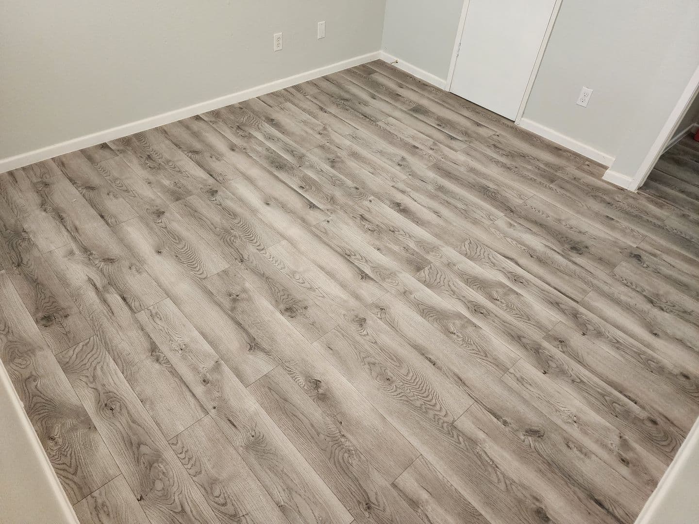 Apple Valley Apartment: 15833 Serrano Rd