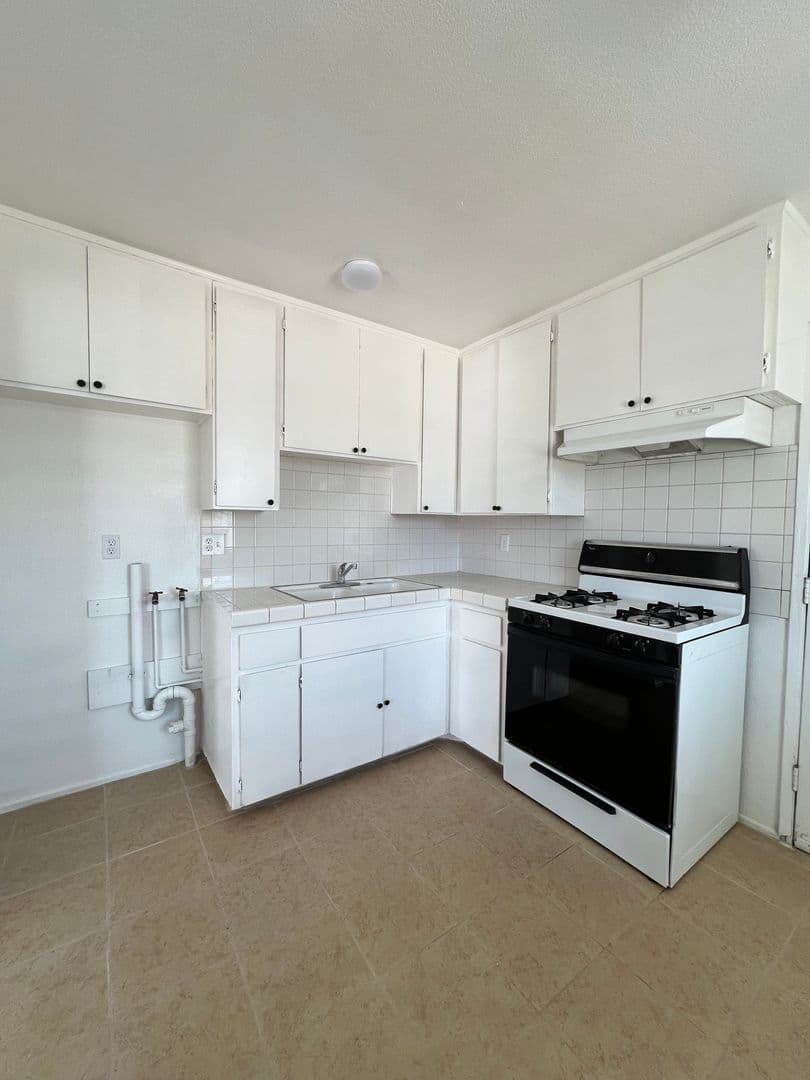 BARSTOW House: 1105 NANCY ST