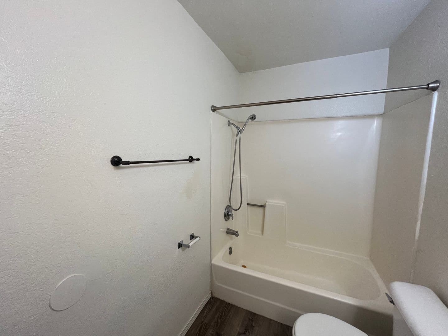 BARSTOW Apartment: 1161 BARSTOW ROAD