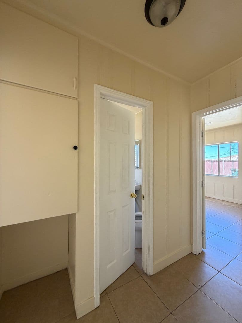 BARSTOW Apartment: 400 W FREDRICKS
