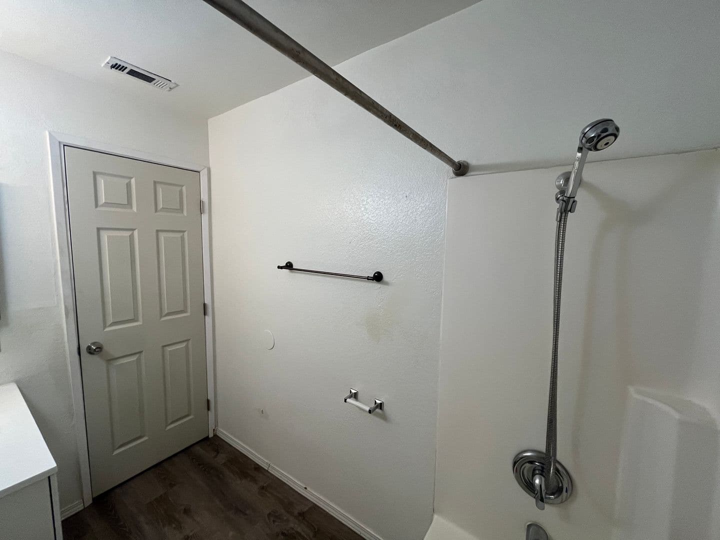 BARSTOW Apartment: 1161 BARSTOW ROAD