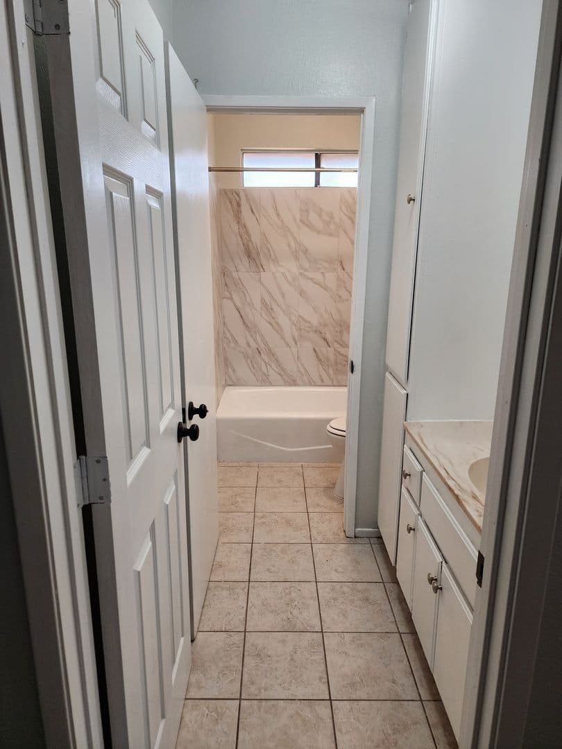 Apple Valley Apartment: 15833 Serrano Rd