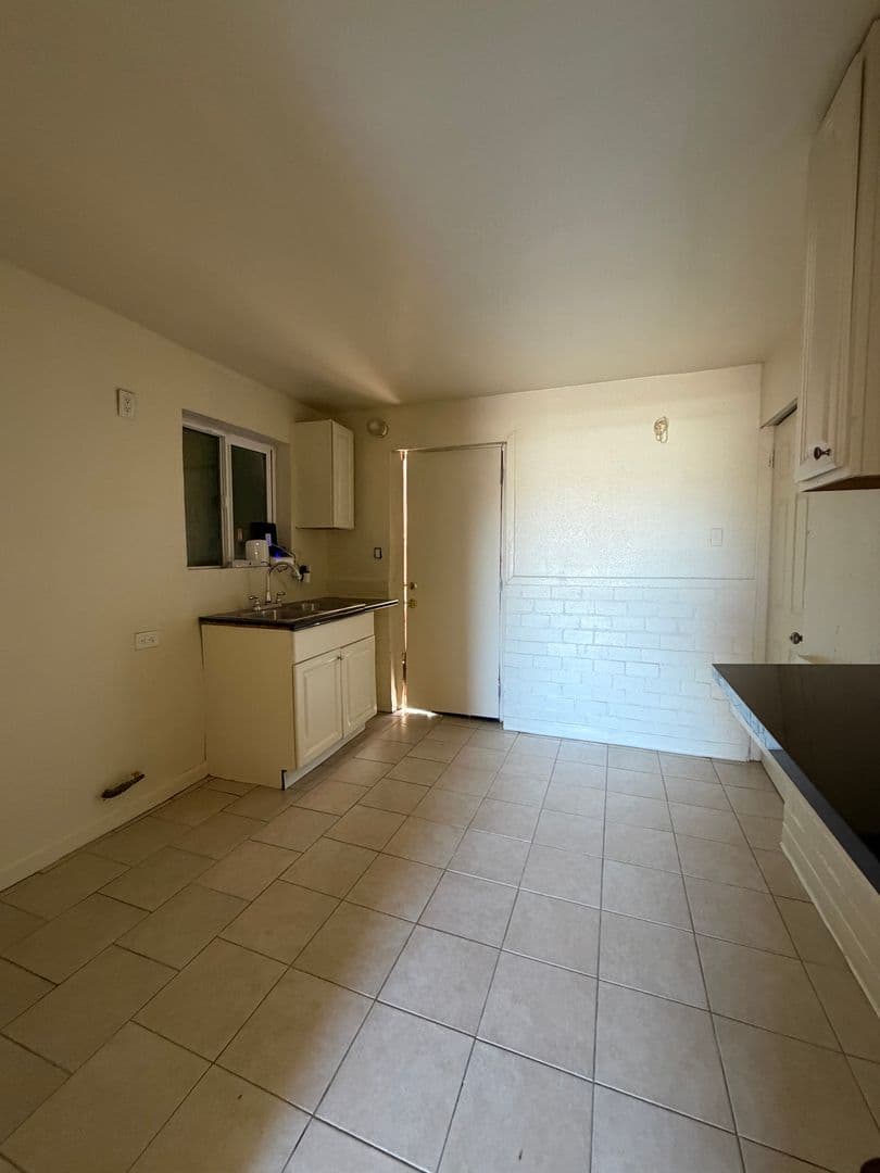 BARSTOW Apartment: 504  E WILLIAMS ST