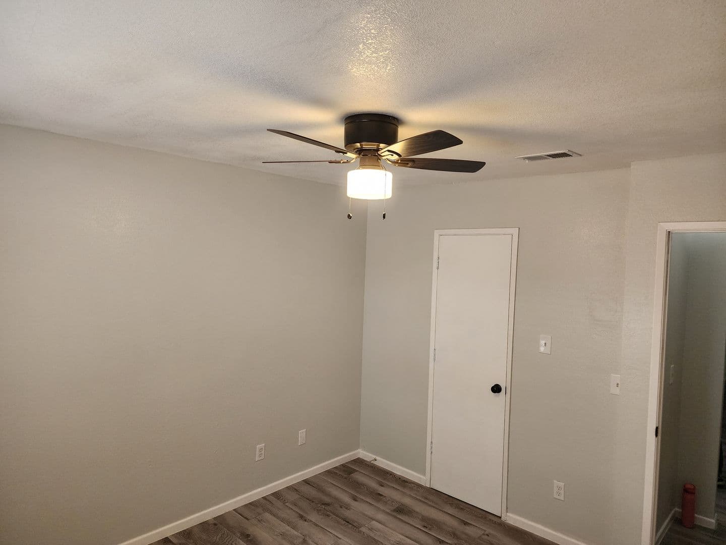 Apple Valley Apartment: 15833 Serrano Rd