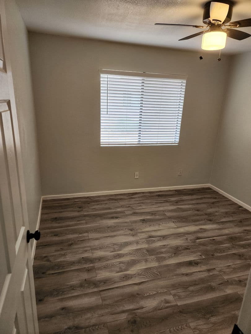 Apple Valley Apartment: 15833 Serrano Rd