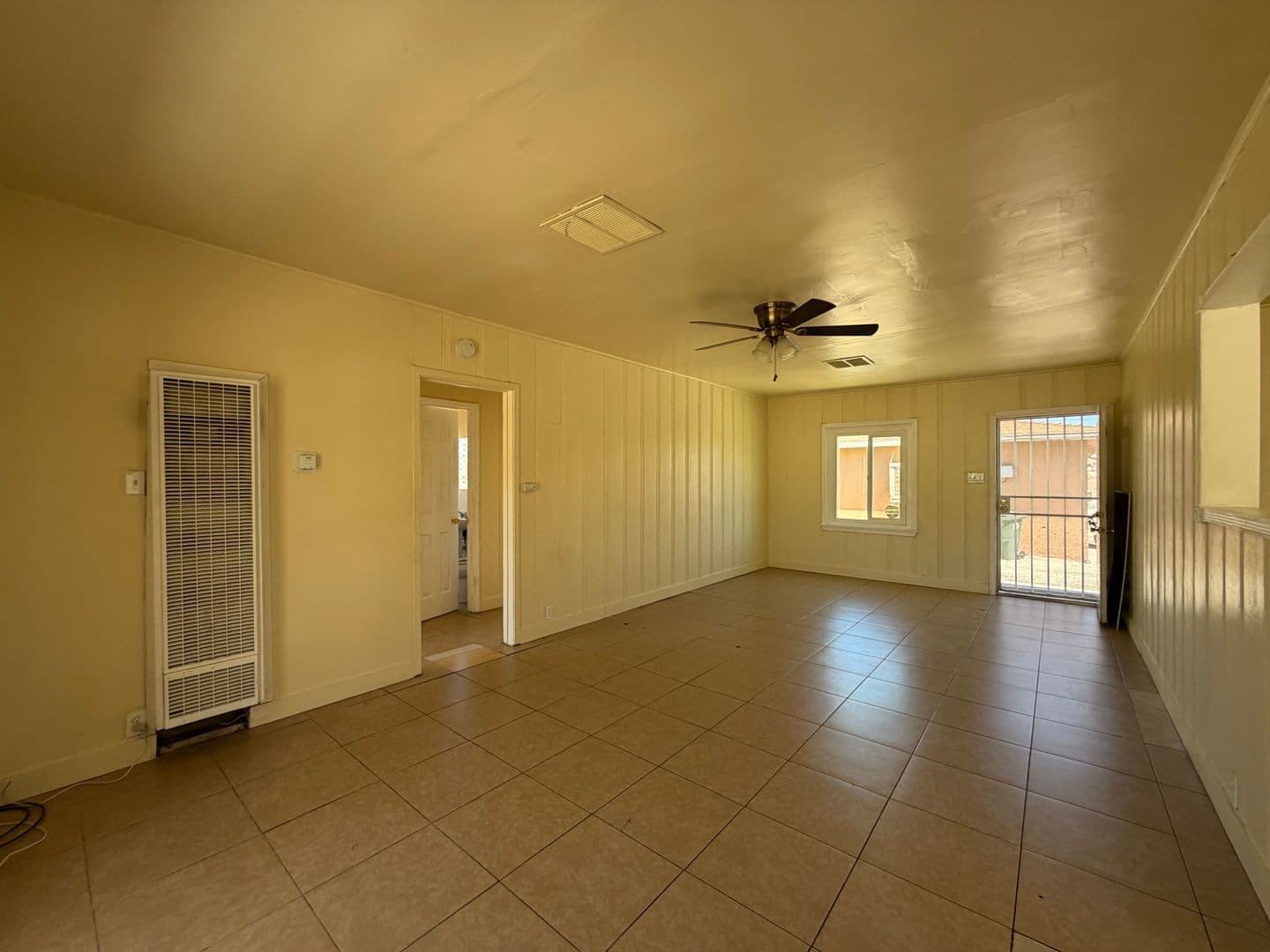 BARSTOW Apartment: 400 W FREDRICKS