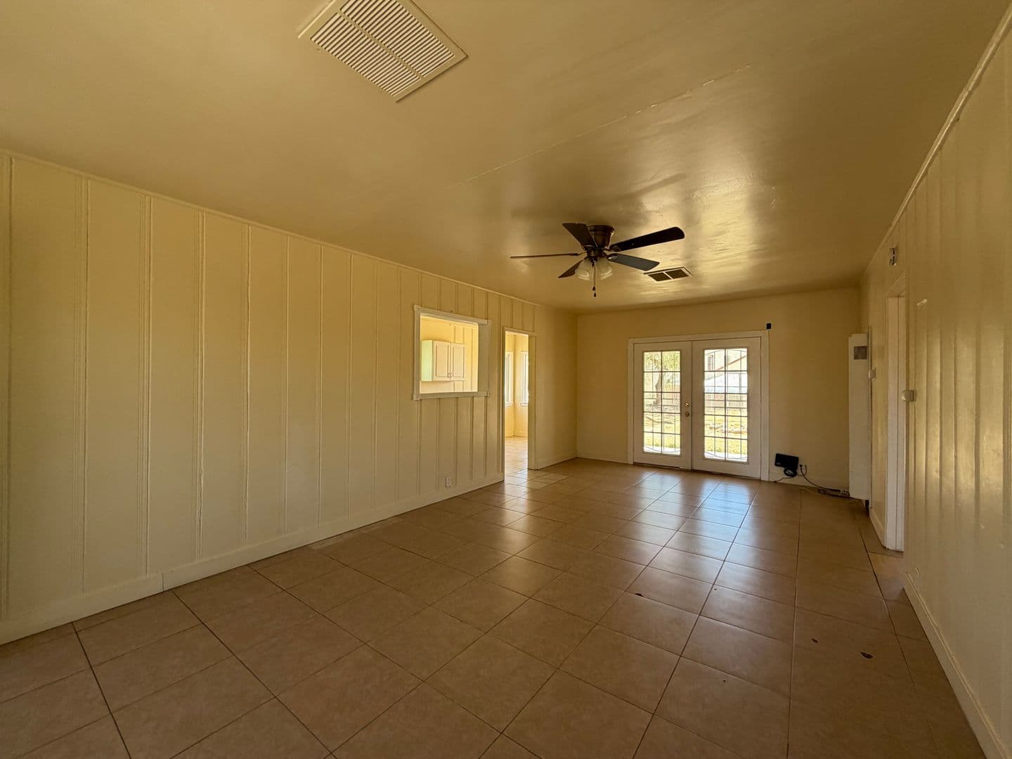 BARSTOW Apartment: 400 W FREDRICKS