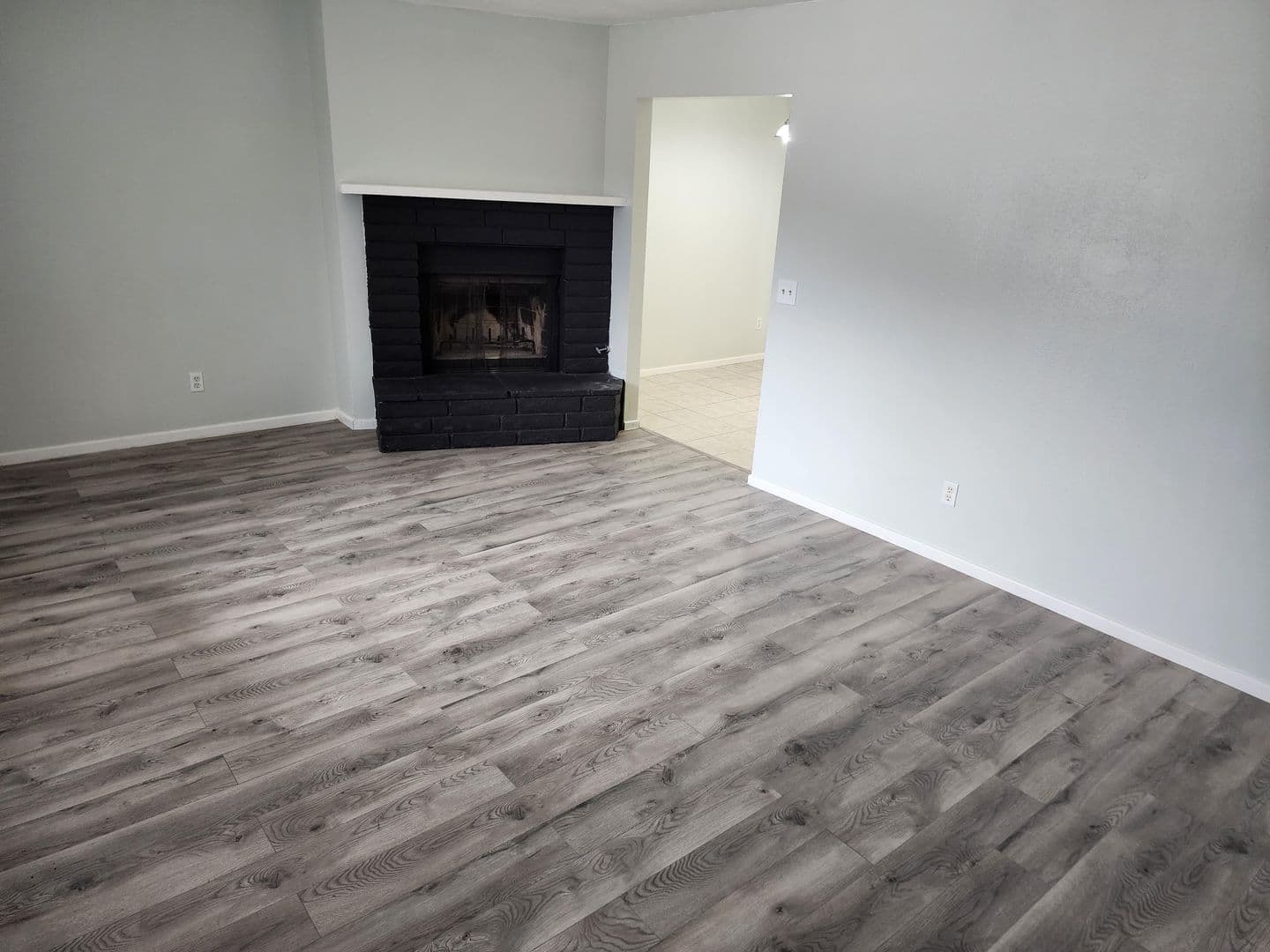 Apple Valley Apartment: 15833 Serrano Rd