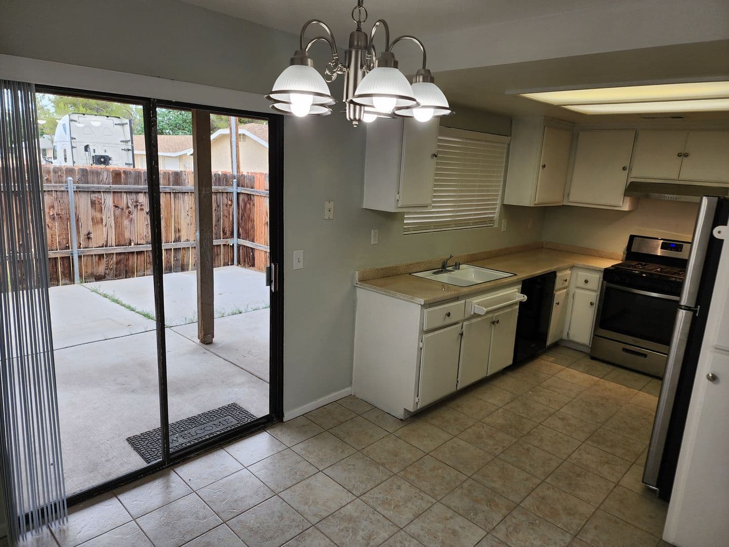 Apple Valley Apartment: 15833 Serrano Rd