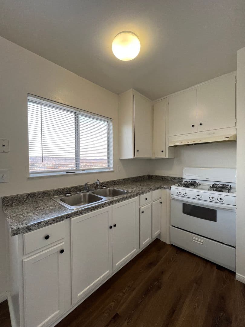 BARSTOW Apartment: 720 KAREN COURT