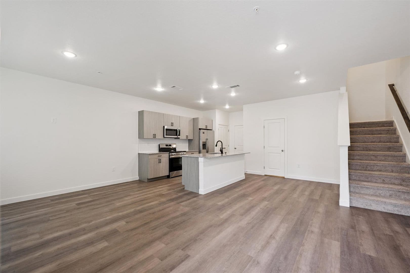 Brighton Townhome: 621 Homestead Avenue