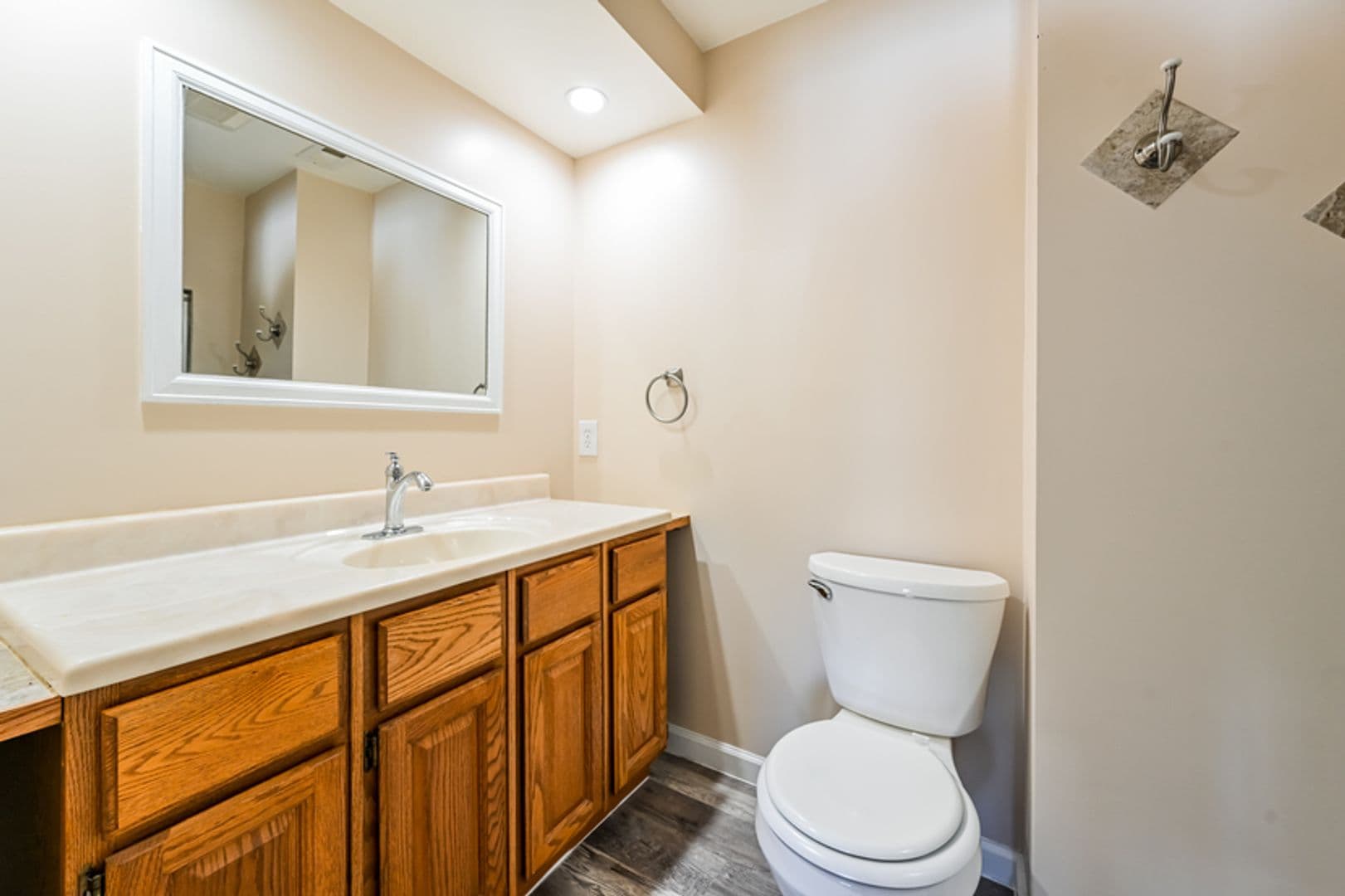 Aurora House: 1483 S Cathay Way