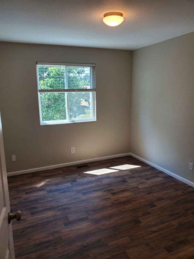 Thornton House: 2150 E 97th Place