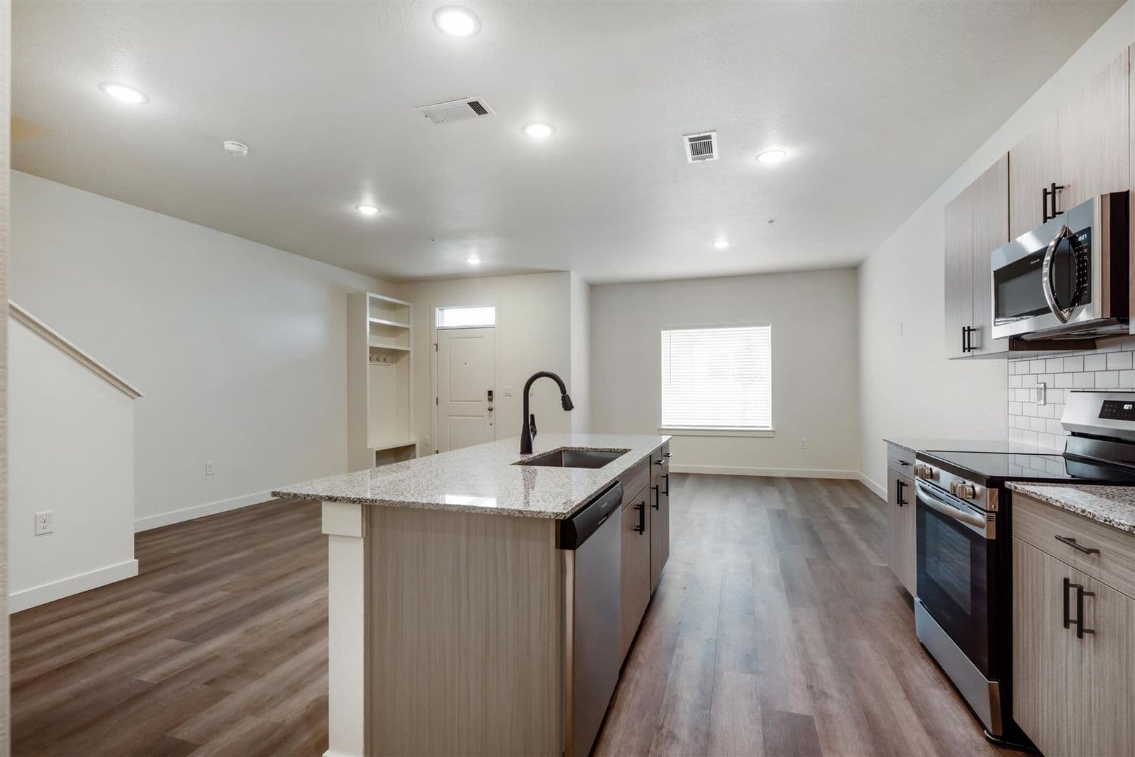 Brighton Townhome: 621 Homestead Avenue