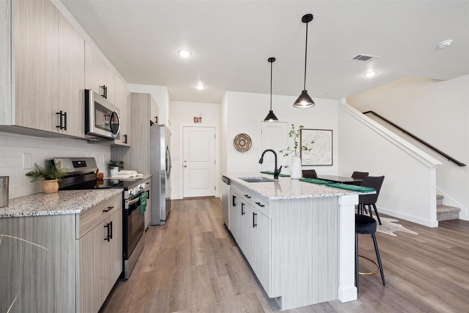 Brighton Townhome: 621 Homestead Avenue