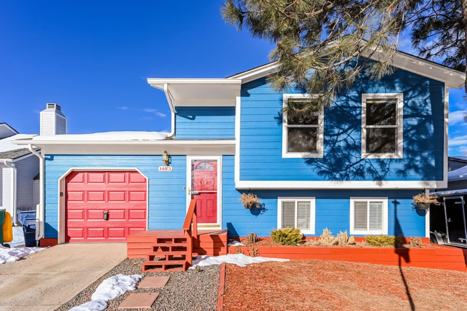 Aurora House: 1483 S Cathay Way