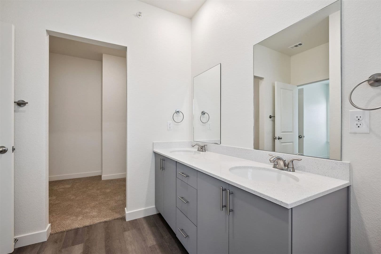 Brighton Townhome: 621 Homestead Avenue