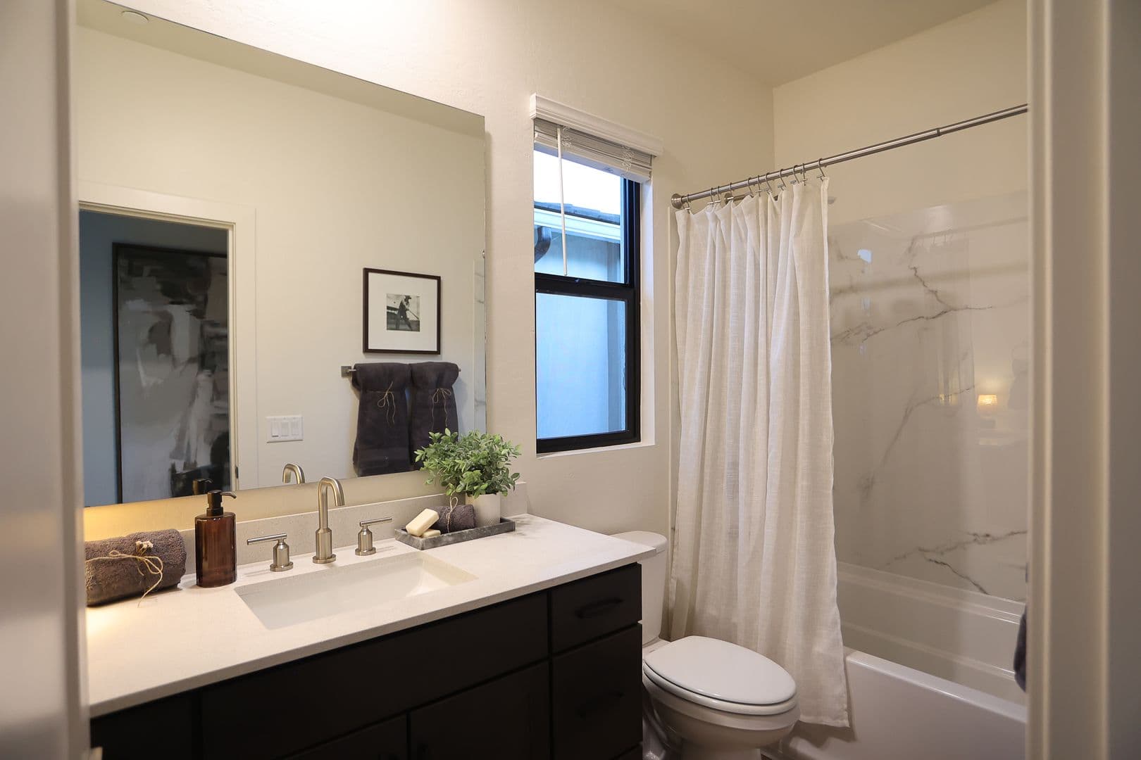 Tempe House: 2416 E Modesto Lane