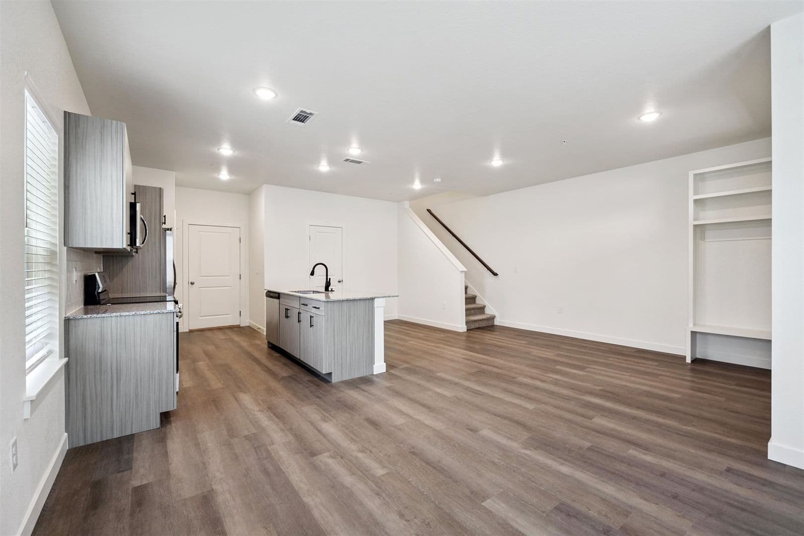 Brighton Townhome: 621 Homestead Avenue