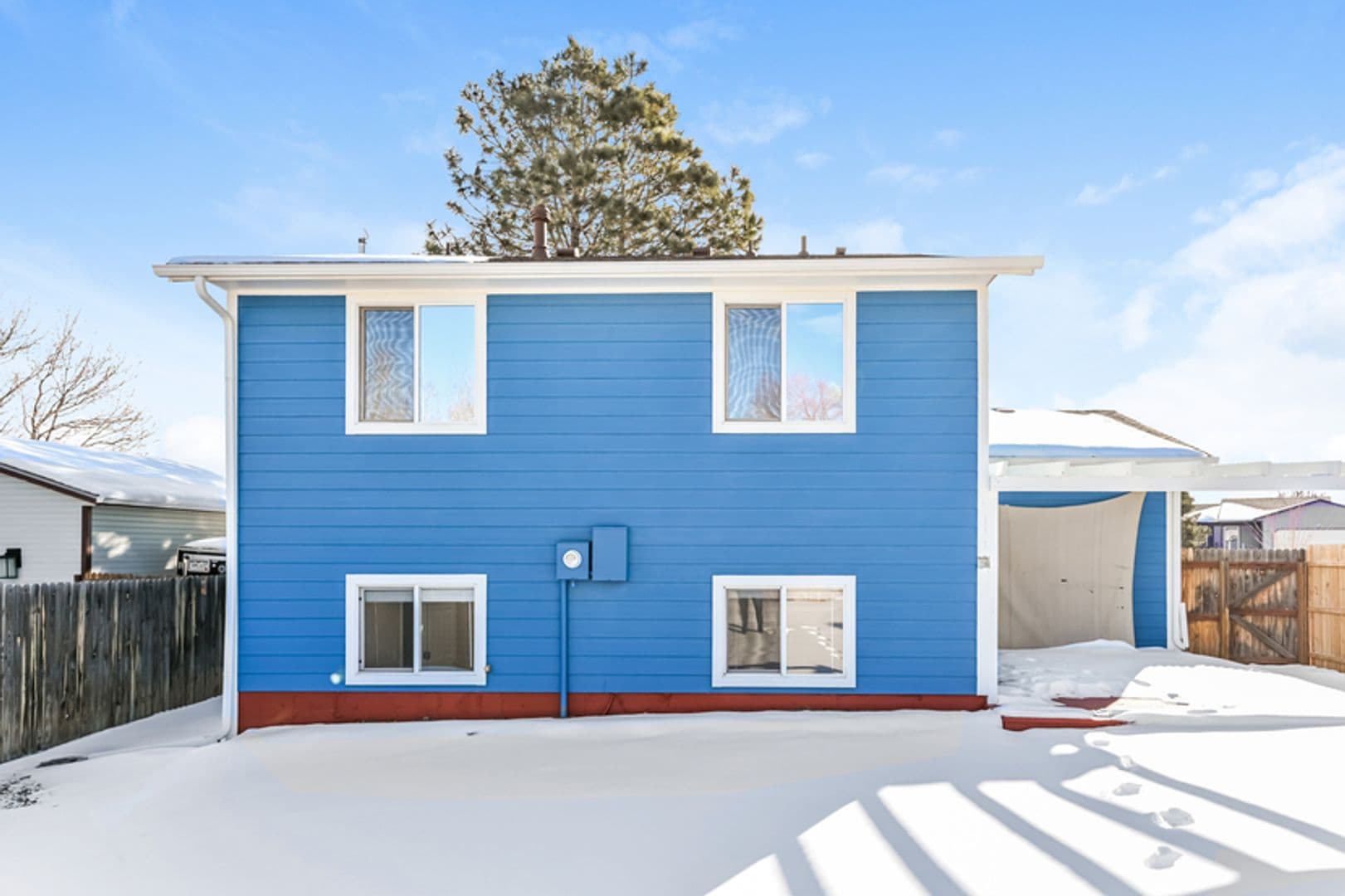 Aurora House: 1483 S Cathay Way