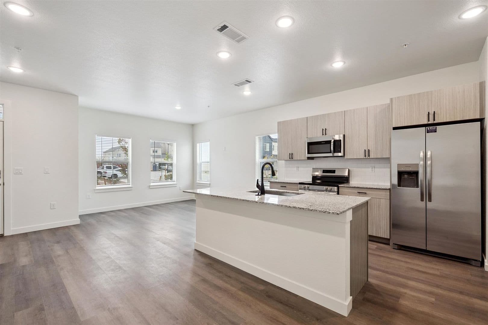 Brighton Townhome: 621 Homestead Avenue