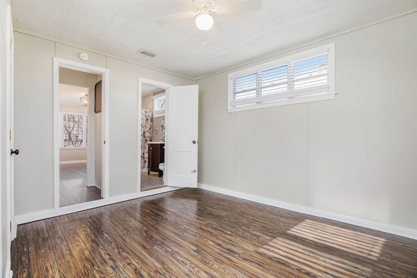 Fairway House: 6043 Fontana Street