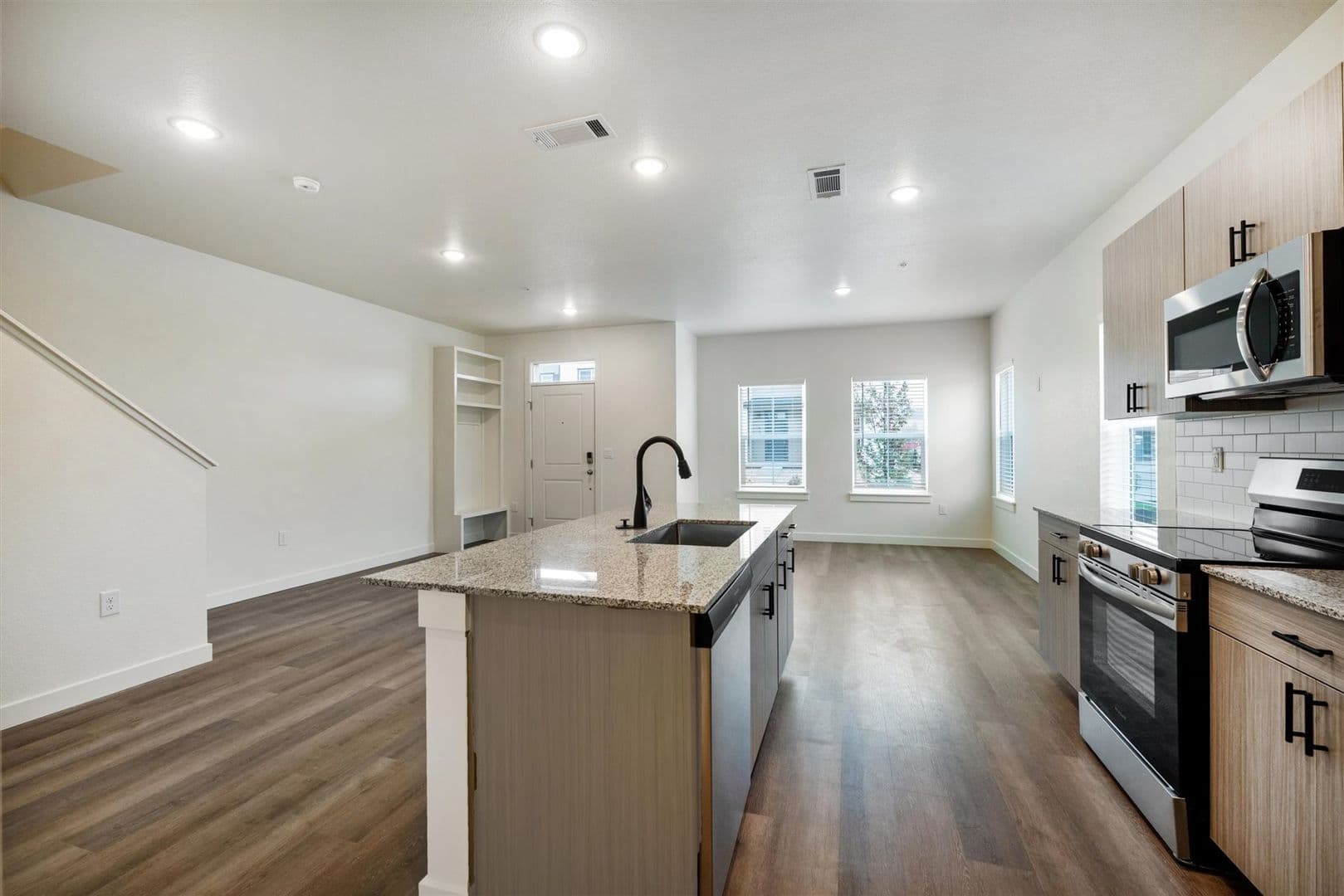 Brighton Townhome: 621 Homestead Avenue