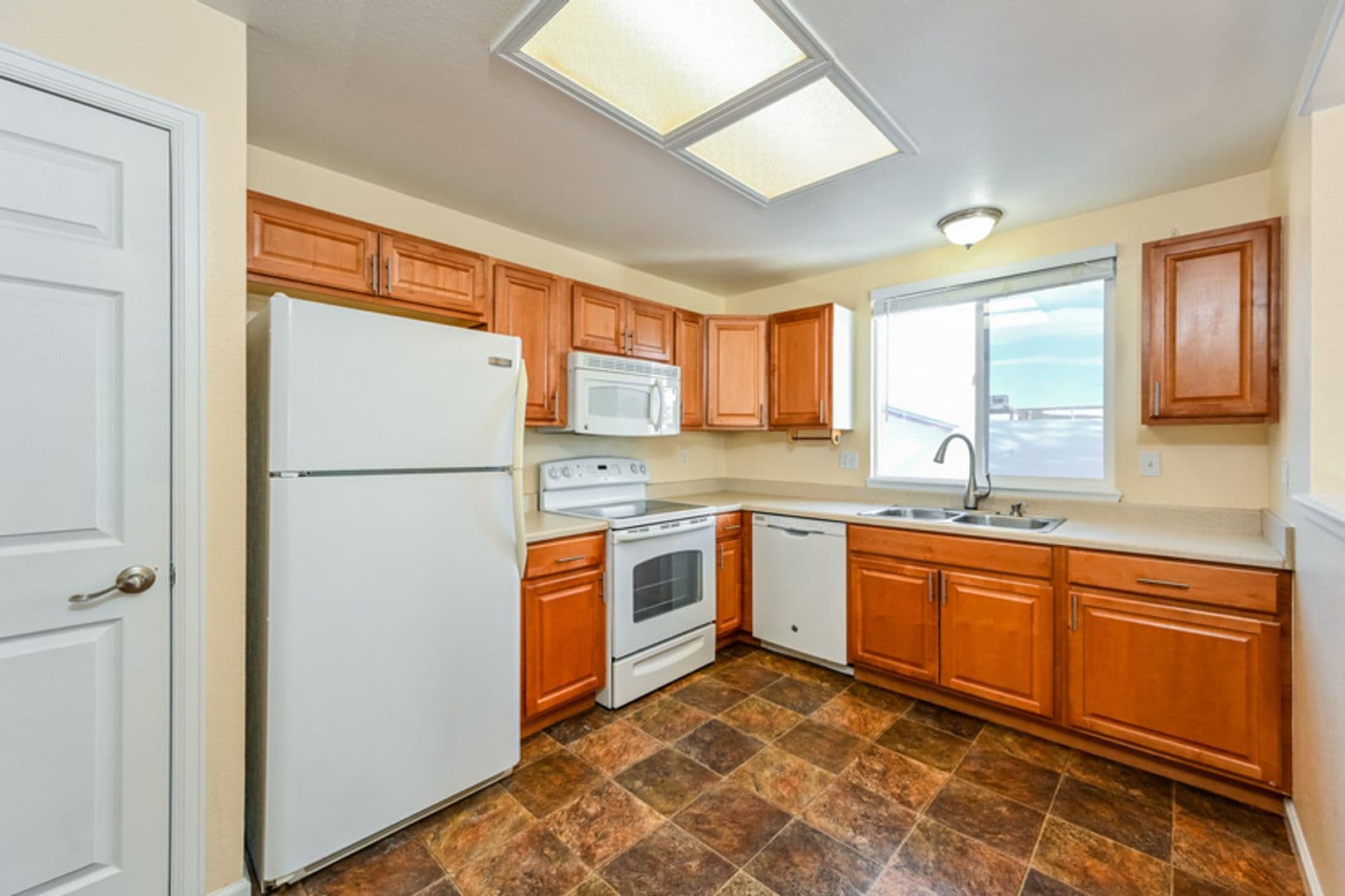 Aurora House: 1483 S Cathay Way