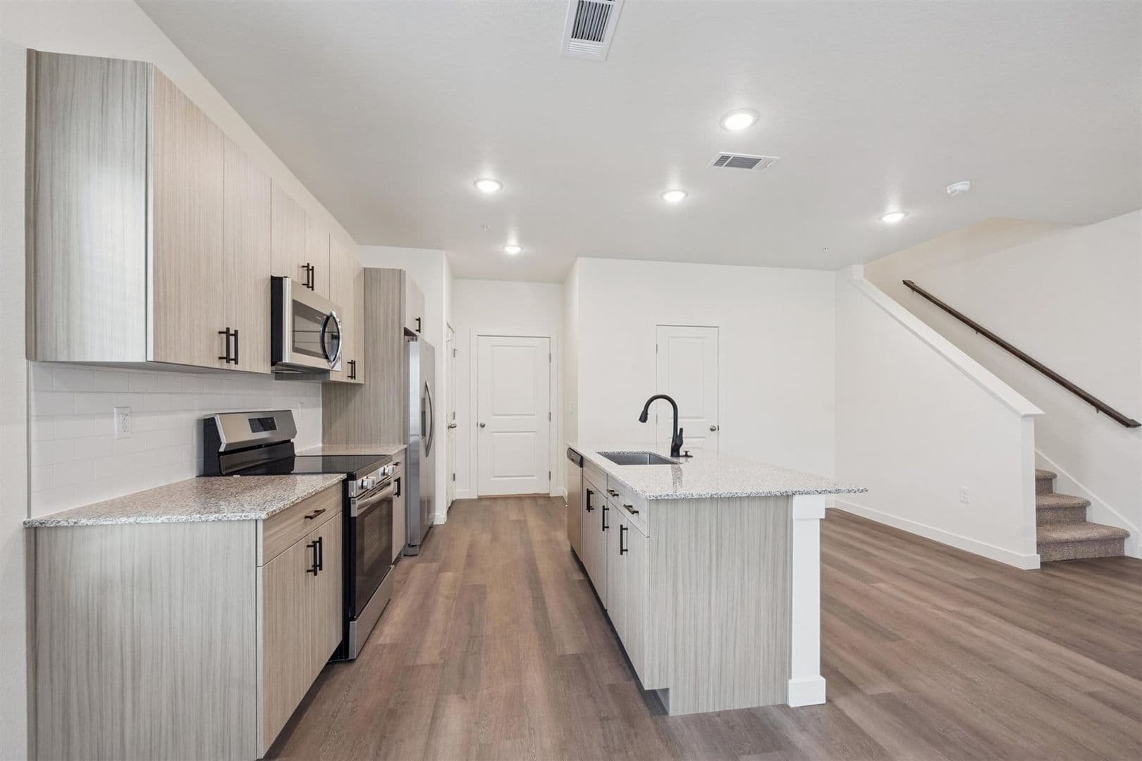 Brighton Townhome: 621 Homestead Avenue