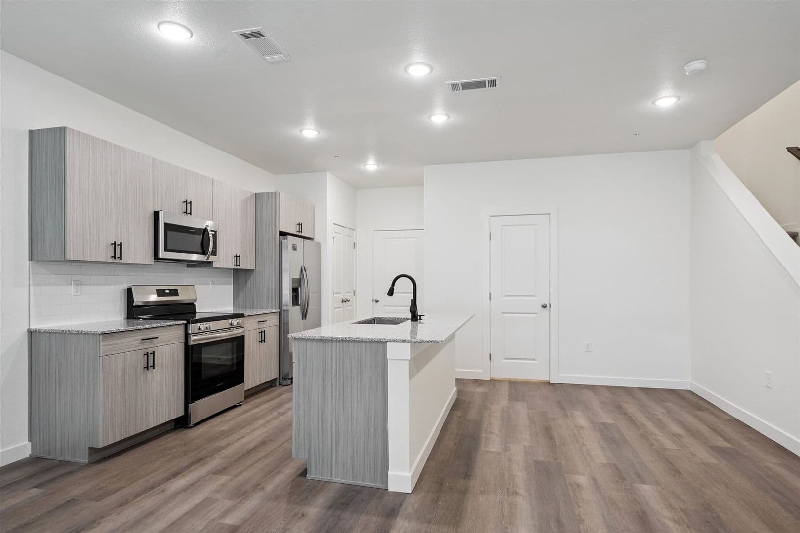 Brighton Townhome: 621 Homestead Avenue