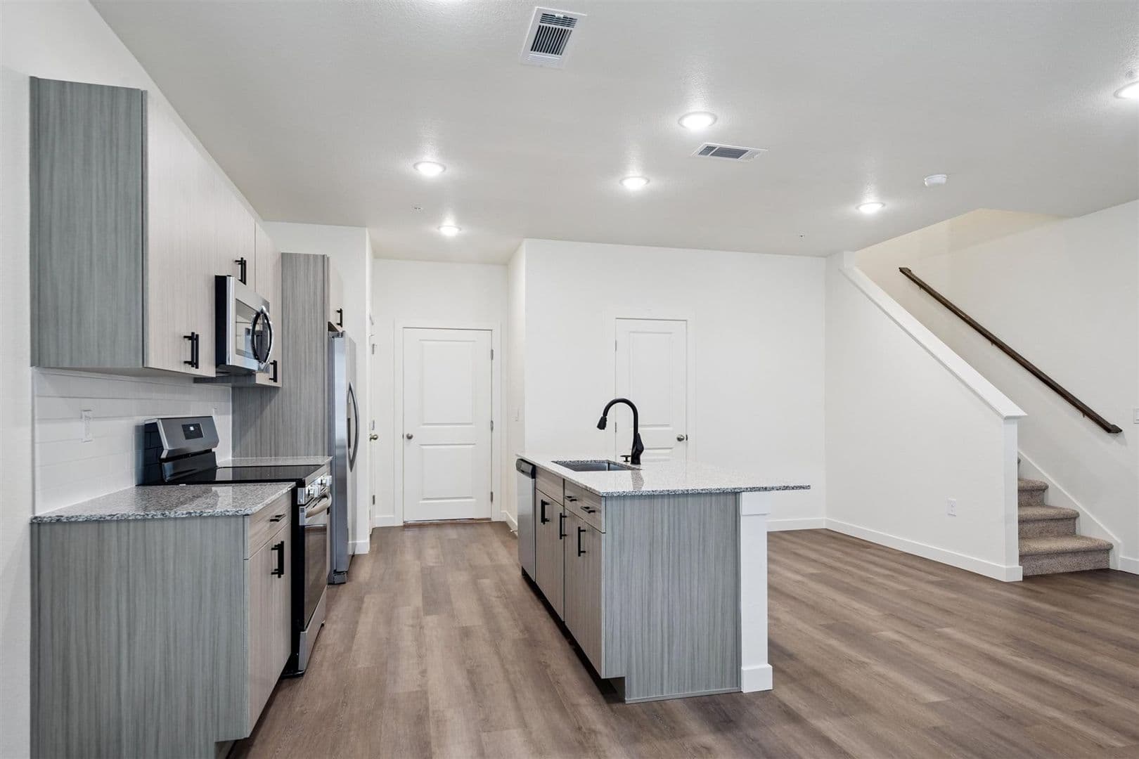 Brighton Townhome: 621 Homestead Avenue