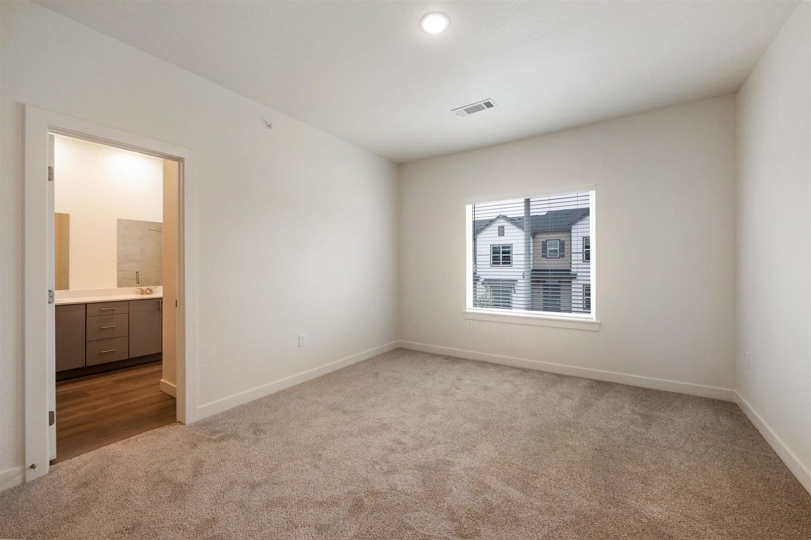 Brighton Townhome: 621 Homestead Avenue