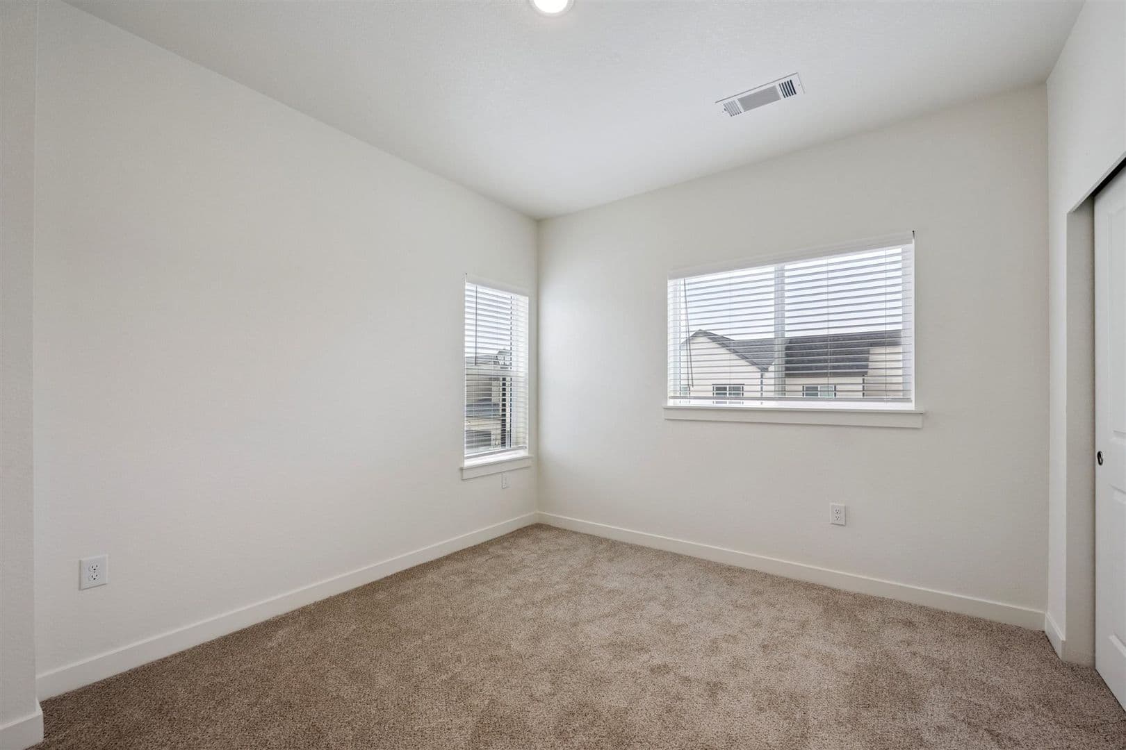 Brighton Townhome: 621 Homestead Avenue