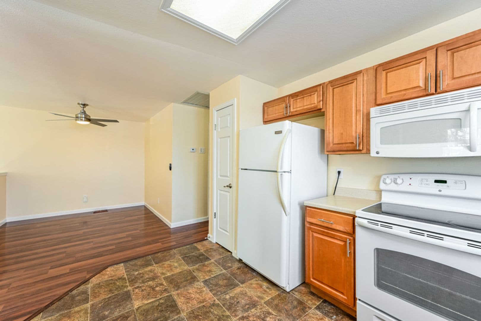 Aurora House: 1483 S Cathay Way