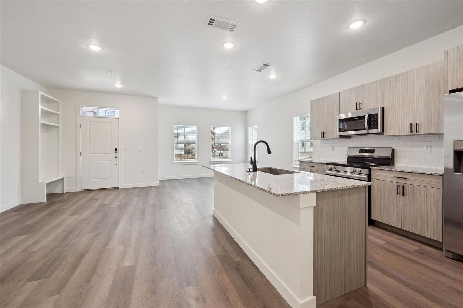 Brighton Townhome: 621 Homestead Avenue