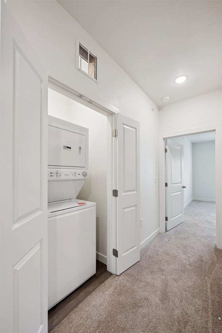 Brighton Townhome: 621 Homestead Avenue