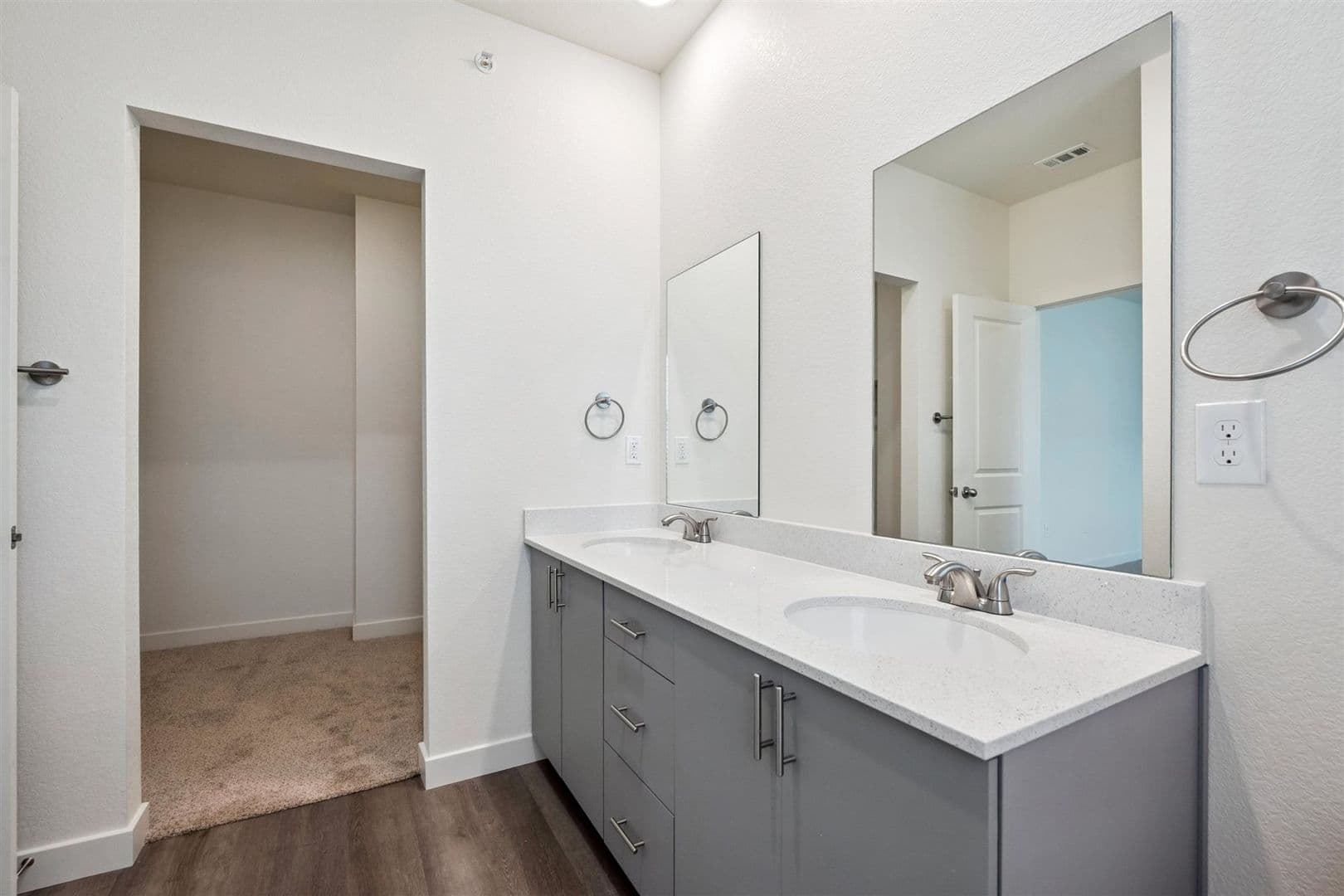 Brighton Townhome: 621 Homestead Avenue