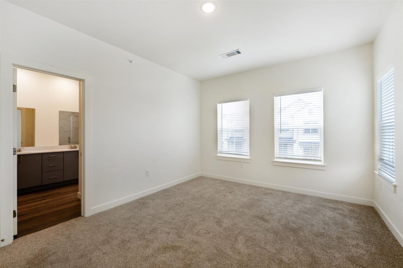 Brighton Townhome: 621 Homestead Avenue