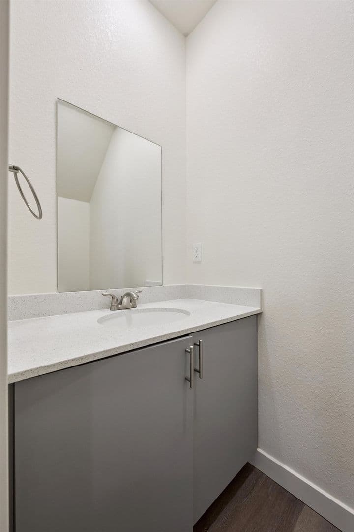 Brighton Townhome: 621 Homestead Avenue
