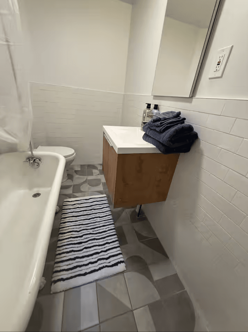 Woodstock Apartment: 5-7 Rock City Road