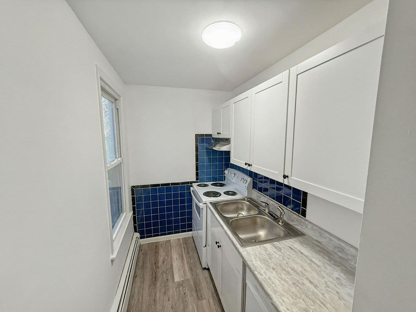 Hudson Apartment: 454 Warren Street