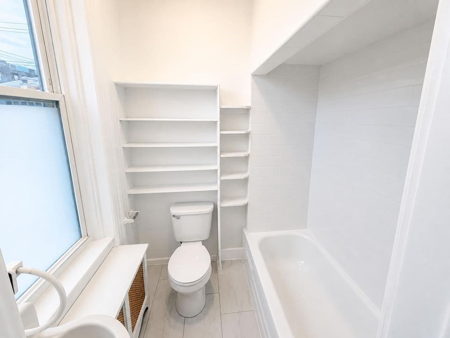 Hudson Apartment: 454 Warren Street