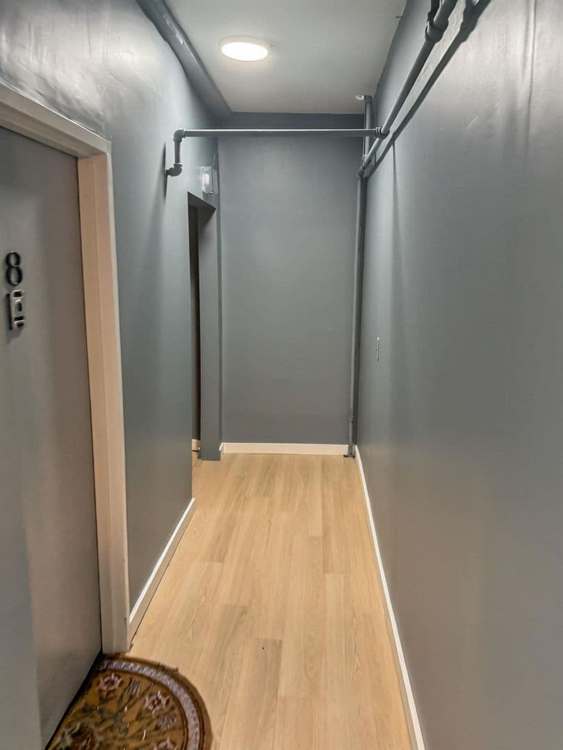 Hudson Apartment: 725 Warren Street