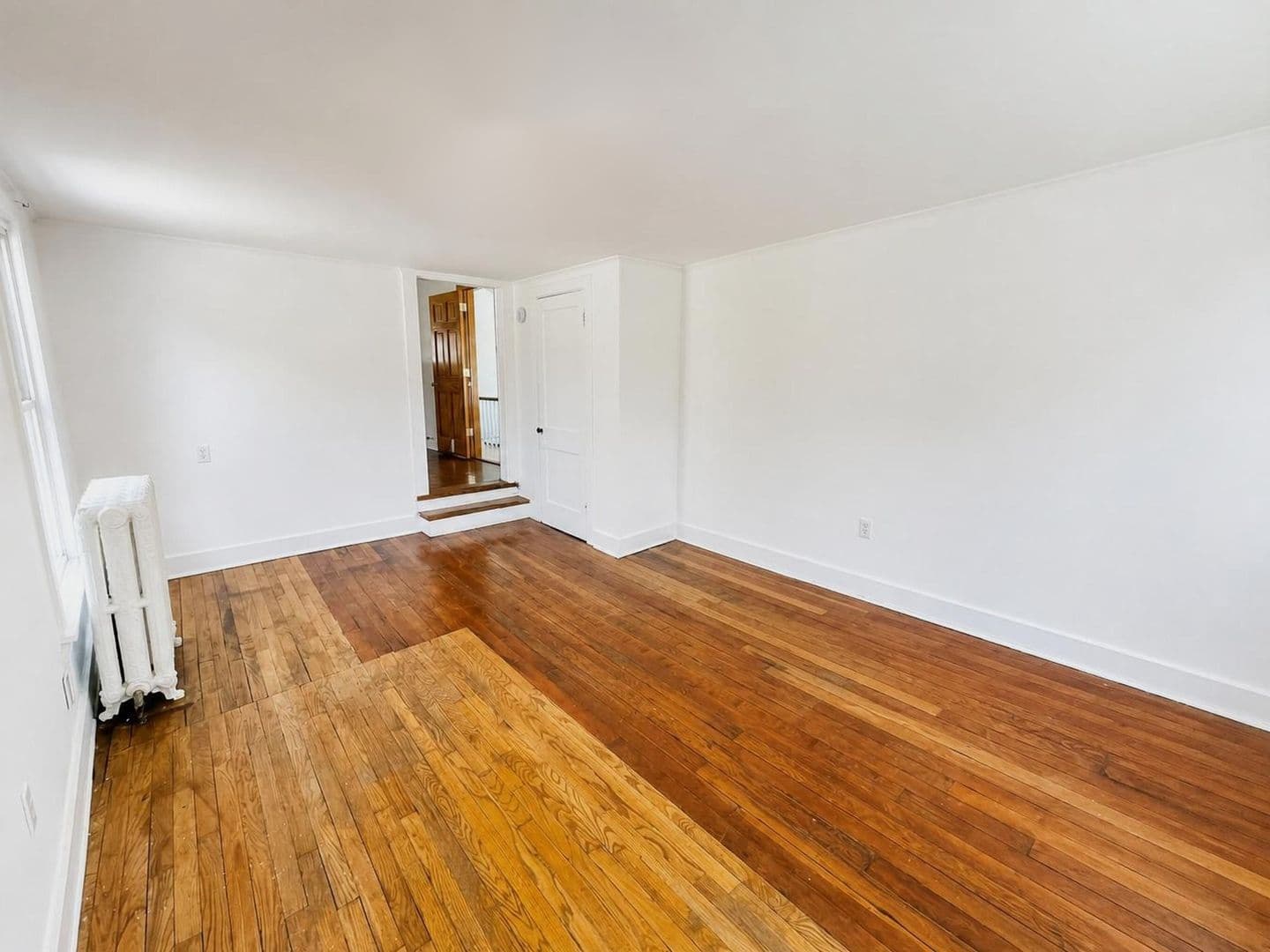 Hudson Apartment: 725 Warren Street