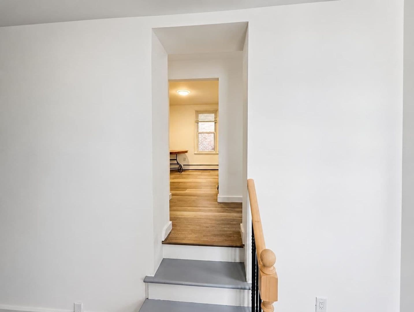 Hudson Apartment: 454 Warren Street