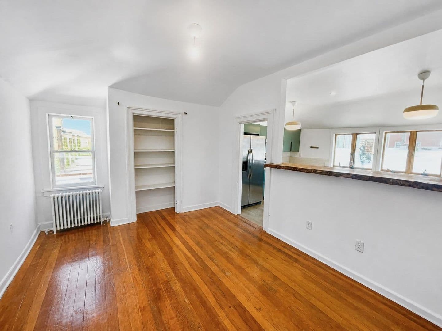Hudson Apartment: 725 Warren Street