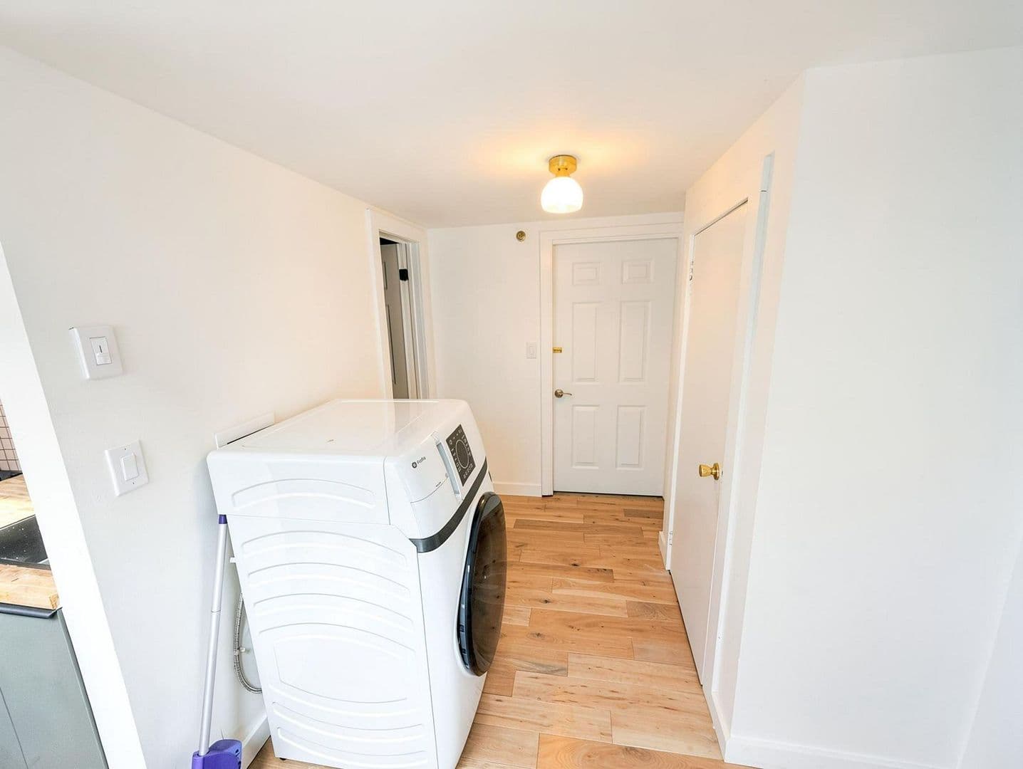 Hudson Apartment: 725 Warren Street