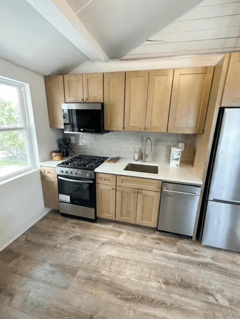 Woodstock Apartment: 5-7 Rock City Road